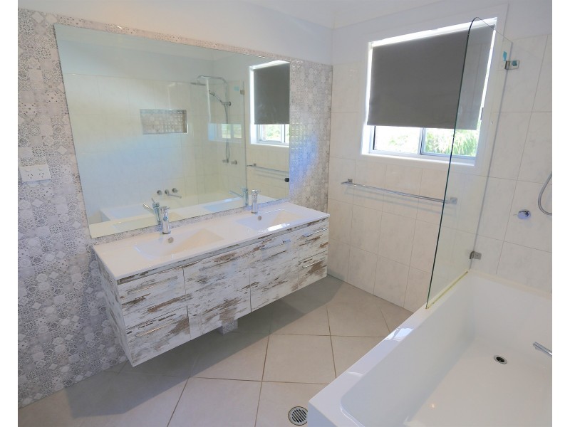 118 Archer Street, Emu Park QLD 4710