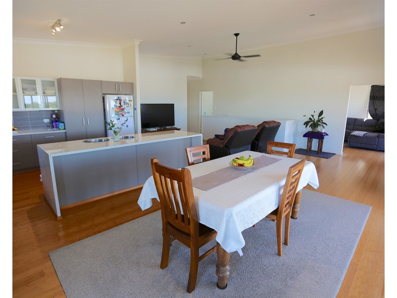 10 Hillside Court, Zilzie QLD 4710