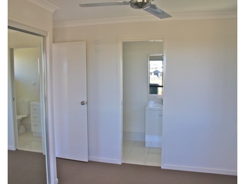 24 Falcon Crest, Zilzie QLD 4710