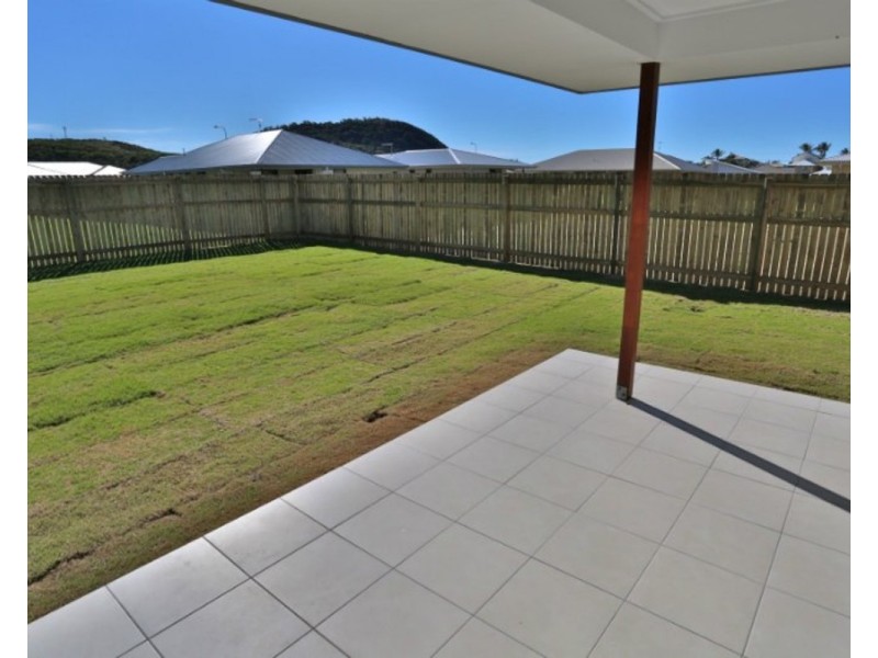 9 Beachside Circuit, Mulambin QLD 4703