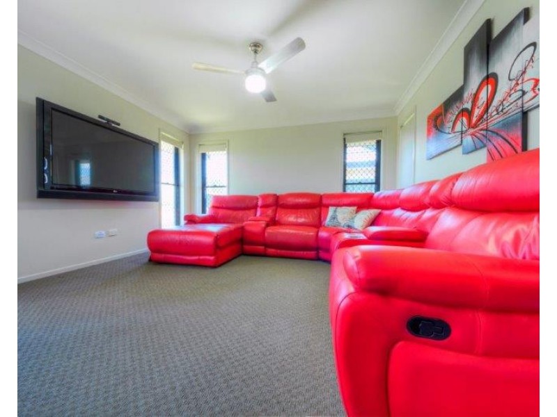 18 Timbers Beach Road, Zilzie QLD 4710
