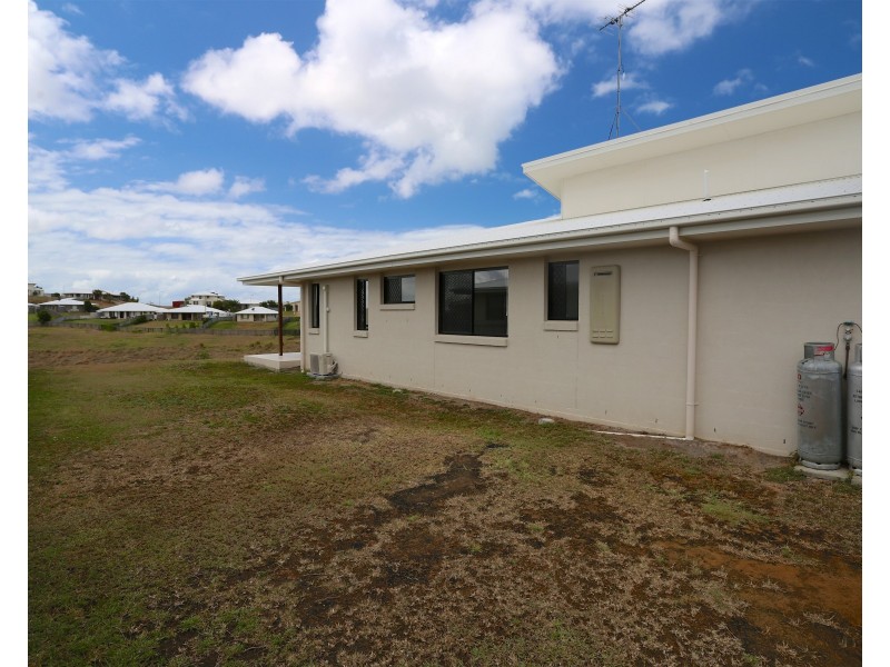 24 Falcon Crest, Zilzie QLD 4710