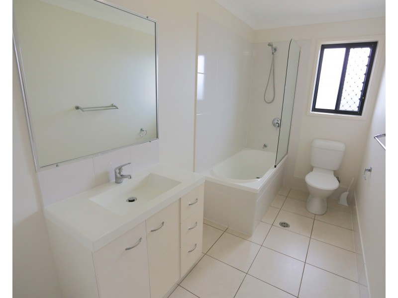 24 Falcon Crest, Zilzie QLD 4710