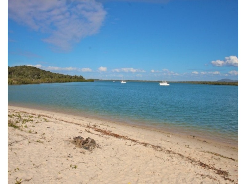 24 Falcon Crest, Zilzie QLD 4710