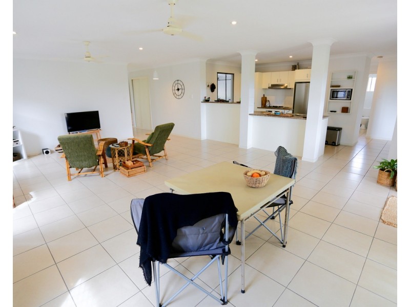 72 Cocoanut Point Drive, Zilzie QLD 4710