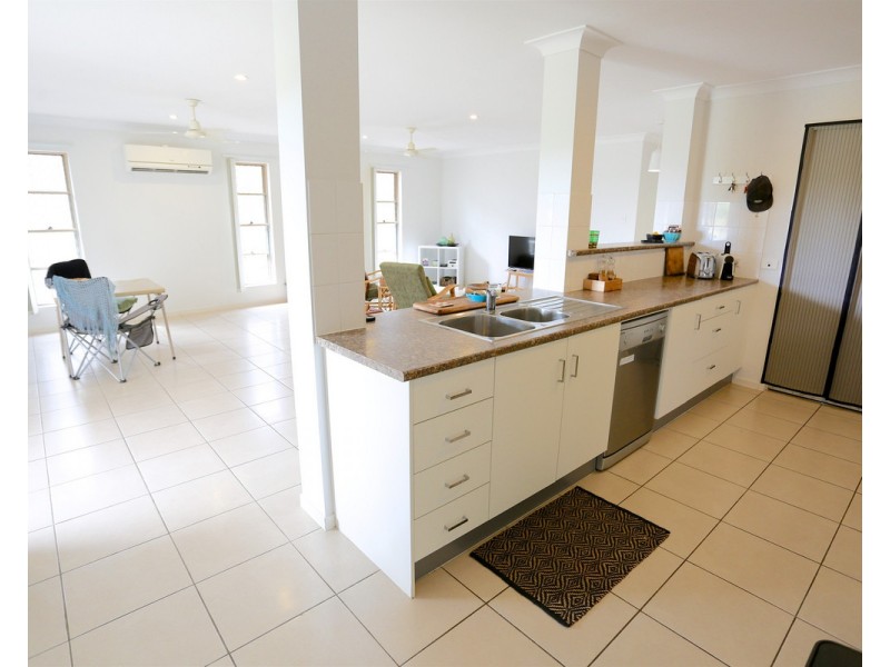 72 Cocoanut Point Drive, Zilzie QLD 4710