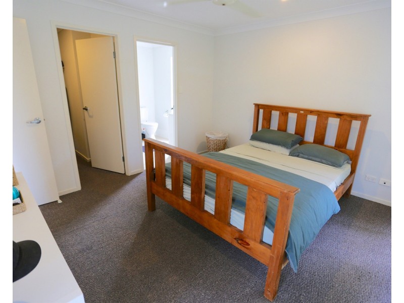 72 Cocoanut Point Drive, Zilzie QLD 4710