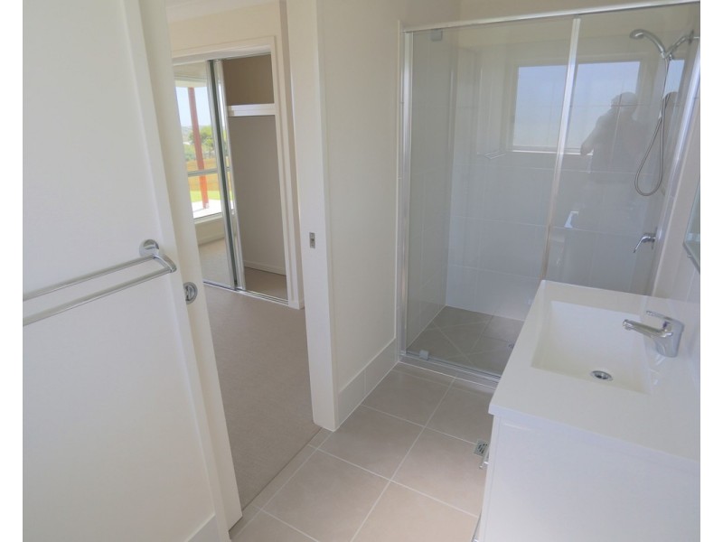 1 Barclay Avenue, Zilzie QLD 4710