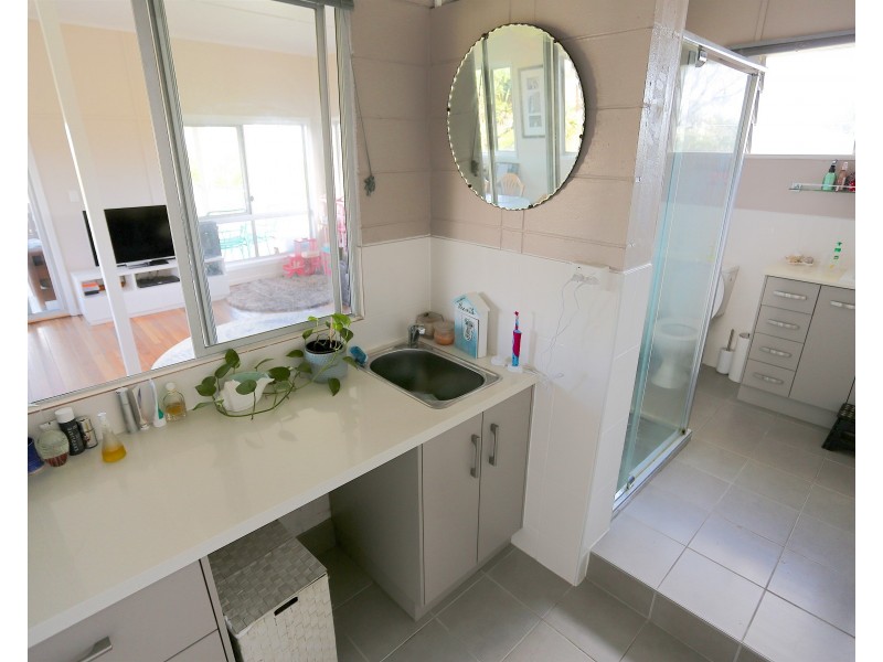 6 Esplanade, Zilzie QLD 4710