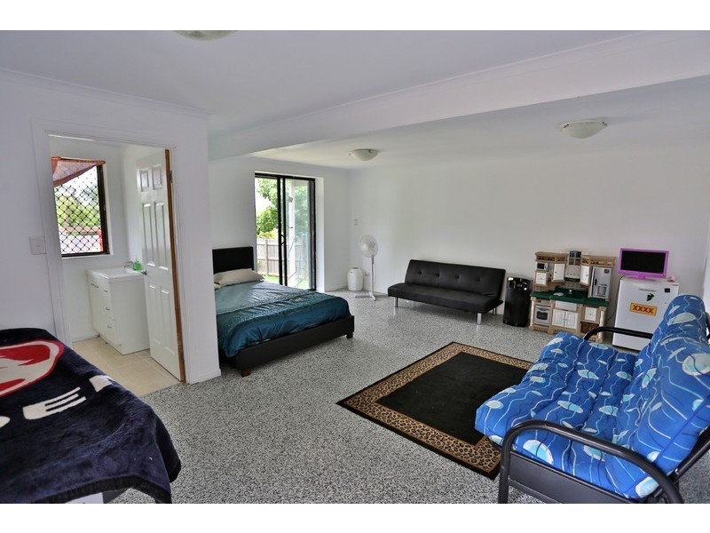 1 Larnach Street, Emu Park QLD 4710
