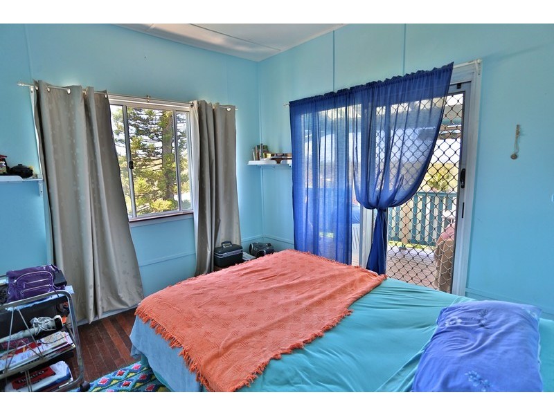 2 LARGE Street, Emu Park QLD 4710