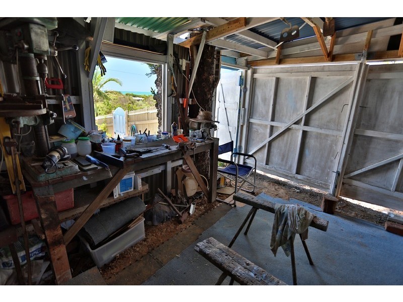 2 LARGE Street, Emu Park QLD 4710