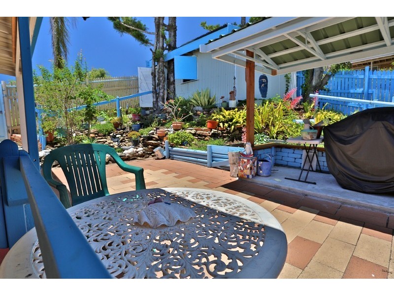 2 LARGE Street, Emu Park QLD 4710