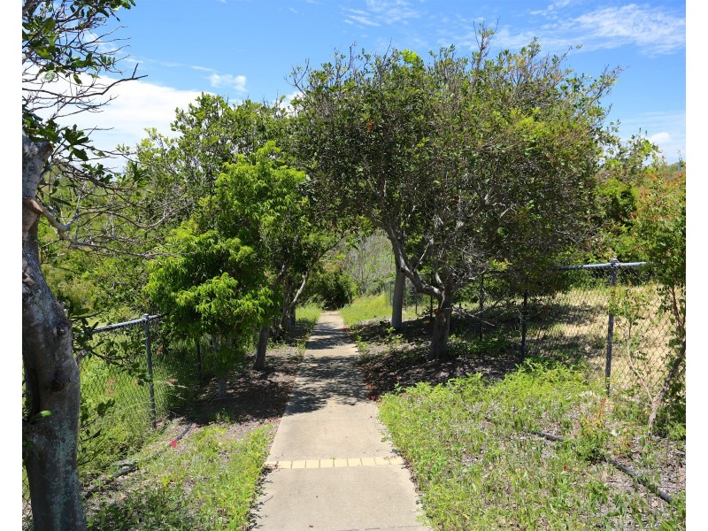 8 Hideaway Road, Zilzie QLD 4710