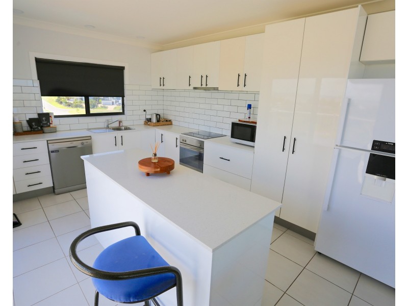 92 Larnach Street, Zilzie QLD 4710