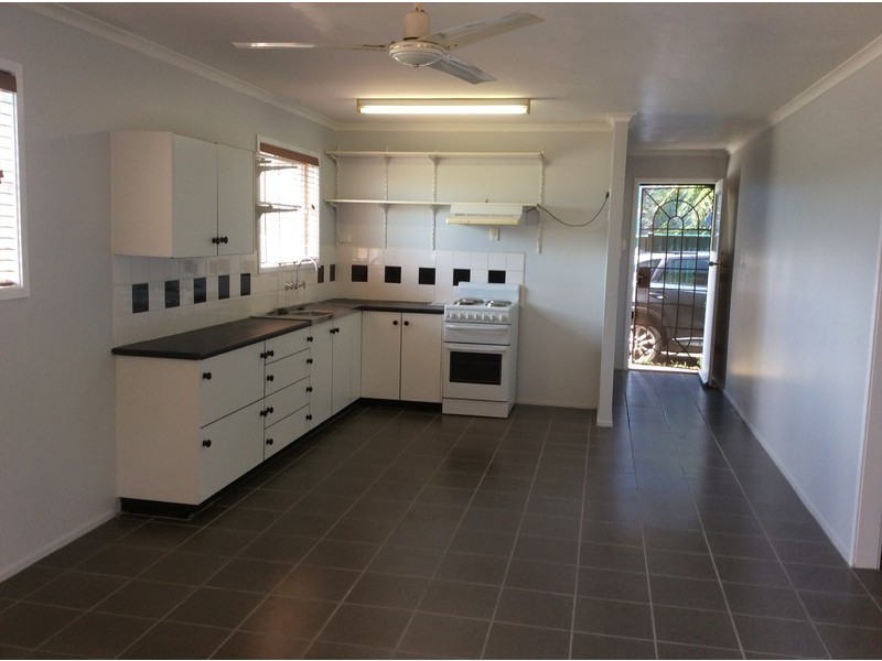 1/103 Hartley Street, Emu Park QLD 4710