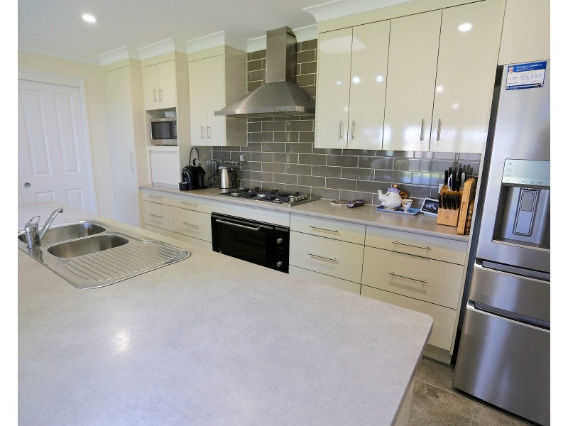 18 Trade Wind Drive, Tanby QLD 4703