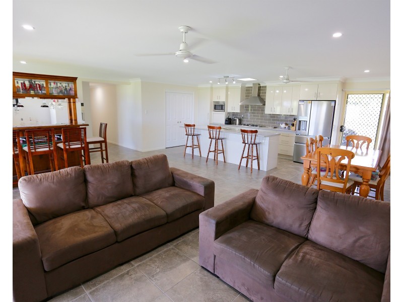 18 Trade Wind Drive, Tanby QLD 4703