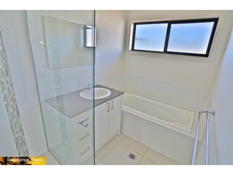 36 Falcon Crest, Zilzie QLD 4710