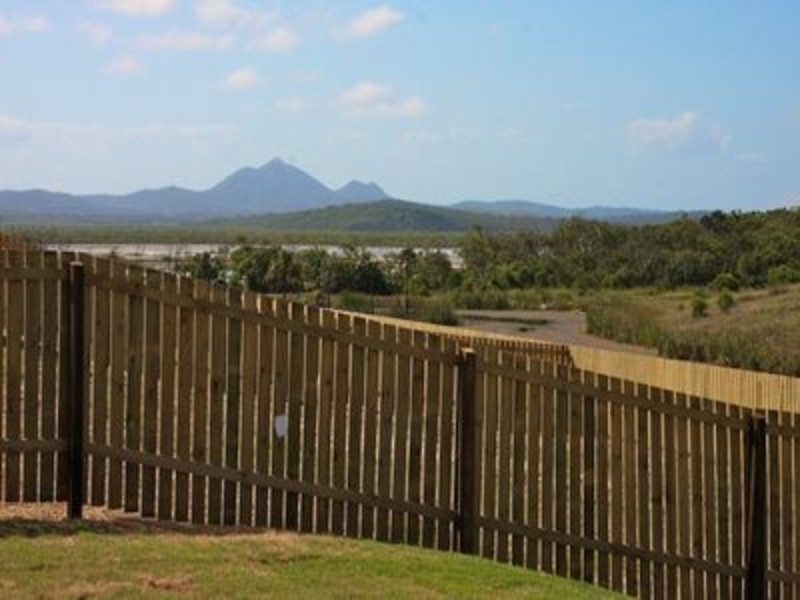 14 Falcon Crest, Zilzie QLD 4710