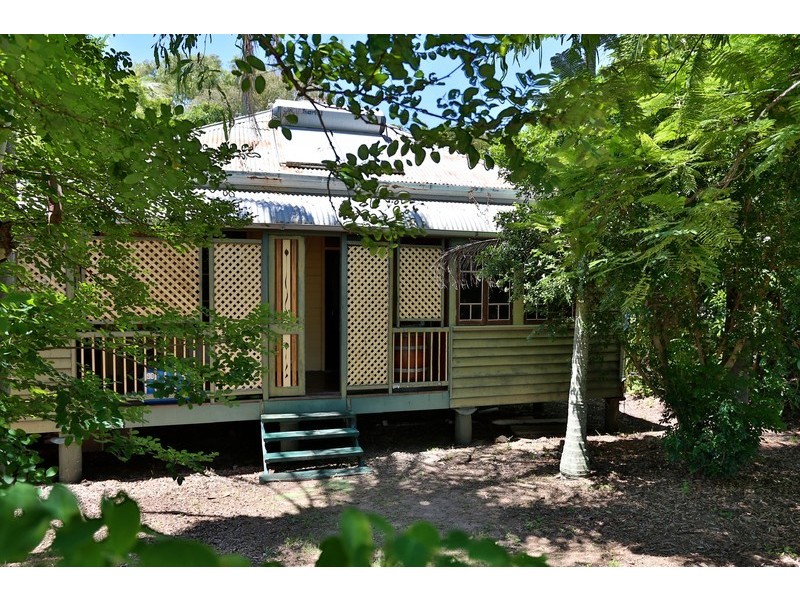 16 Oak Street, Emu Park QLD 4710
