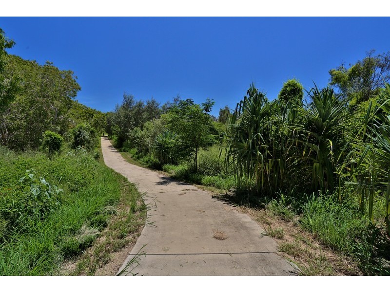 16 Oak Street, Emu Park QLD 4710