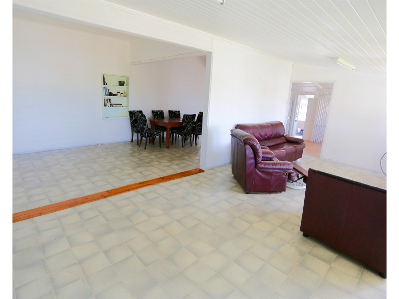 16 Bright Street, Emu Park QLD 4710