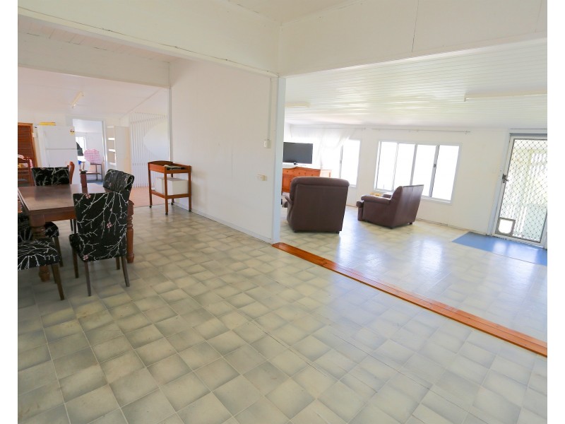16 Bright Street, Emu Park QLD 4710