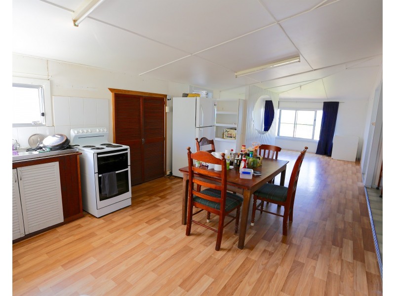 16 Bright Street, Emu Park QLD 4710