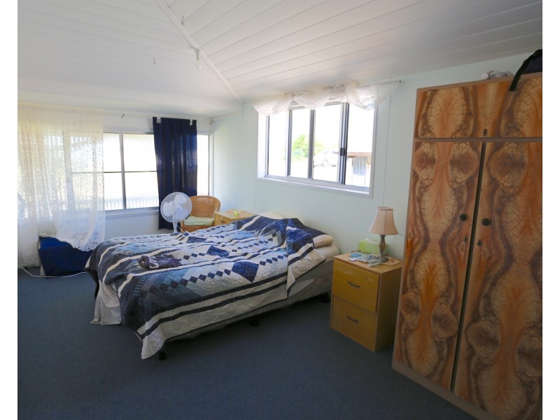 16 Bright Street, Emu Park QLD 4710