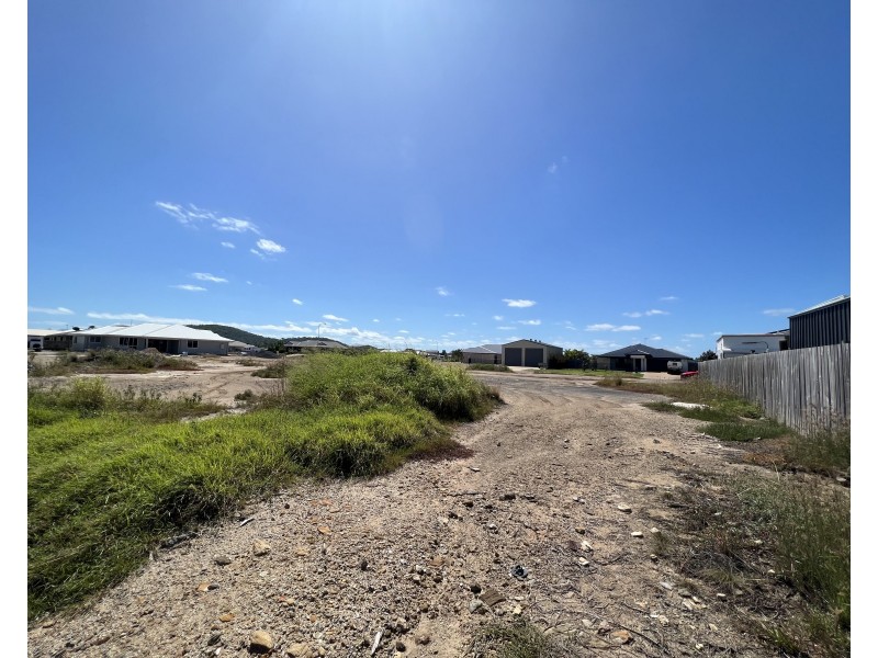 74 Amalfi Drive, Zilzie QLD 4710