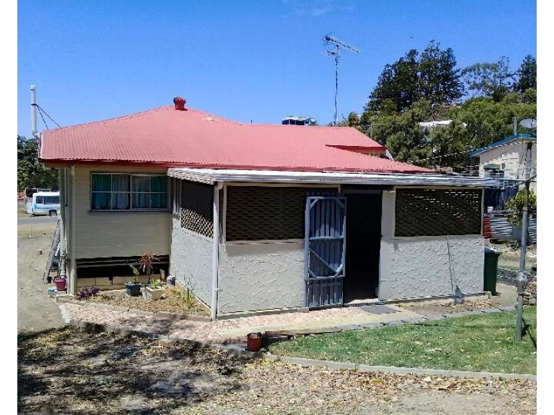 19 Phillip Street, Emu Park QLD 4710