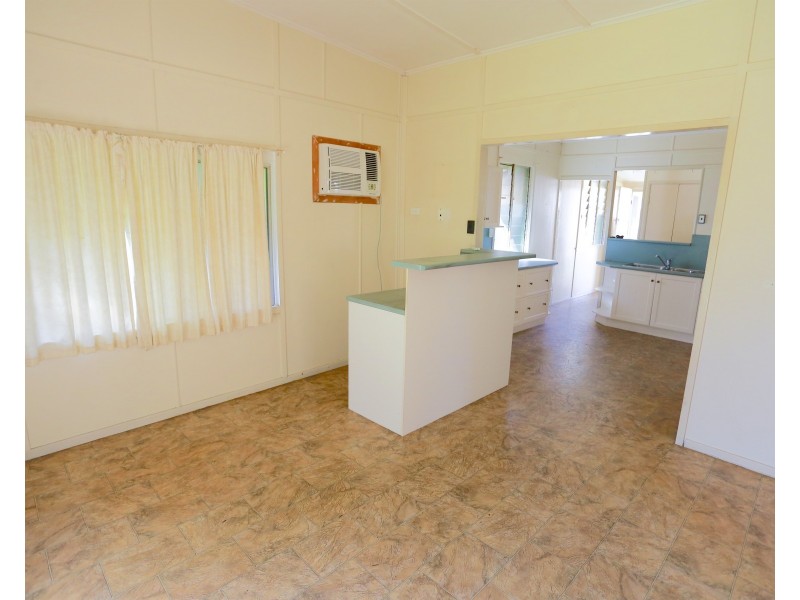 20 Meadow Street, Keppel Sands QLD 4702