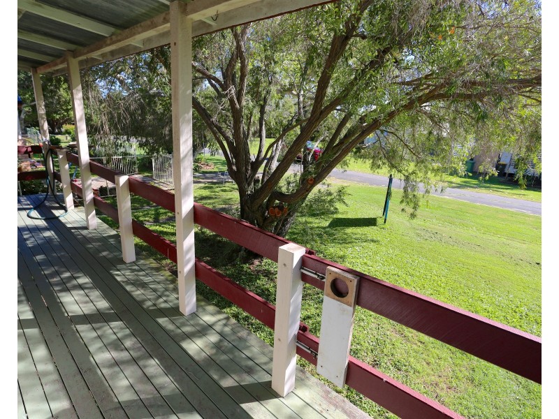 20 Meadow Street, Keppel Sands QLD 4702