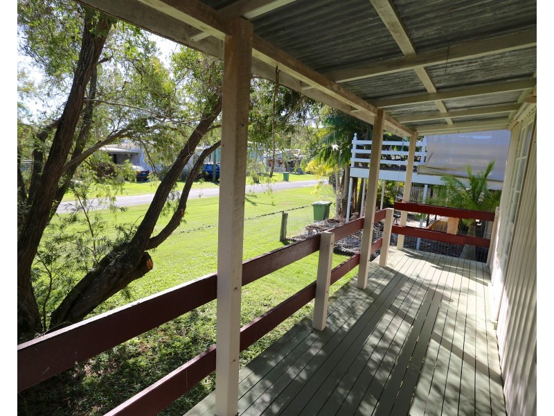 20 Meadow Street, Keppel Sands QLD 4702