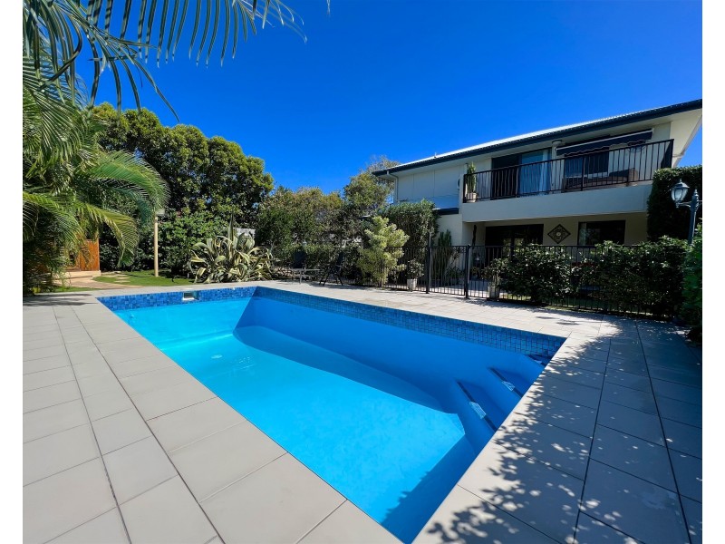 5 Cocoanut Point Drive, Zilzie QLD 4710