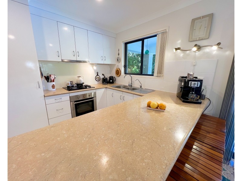 5 Cocoanut Point Drive, Zilzie QLD 4710