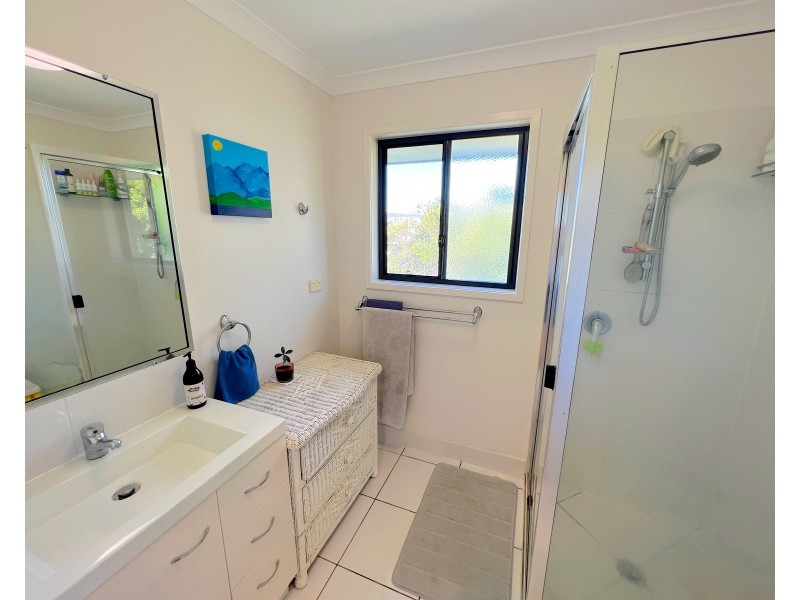 5 Cocoanut Point Drive, Zilzie QLD 4710