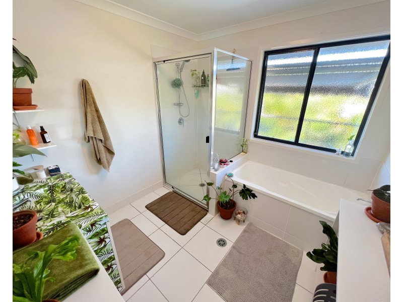 5 Cocoanut Point Drive, Zilzie QLD 4710