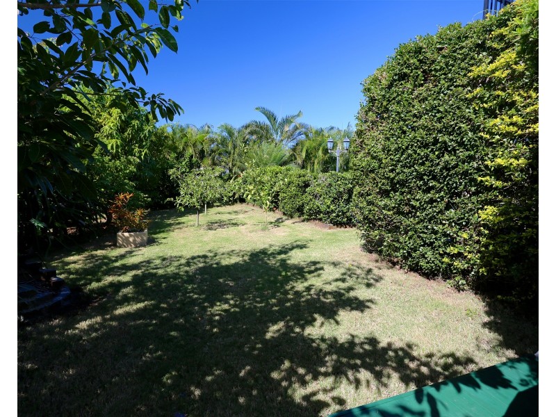 5 Cocoanut Point Drive, Zilzie QLD 4710