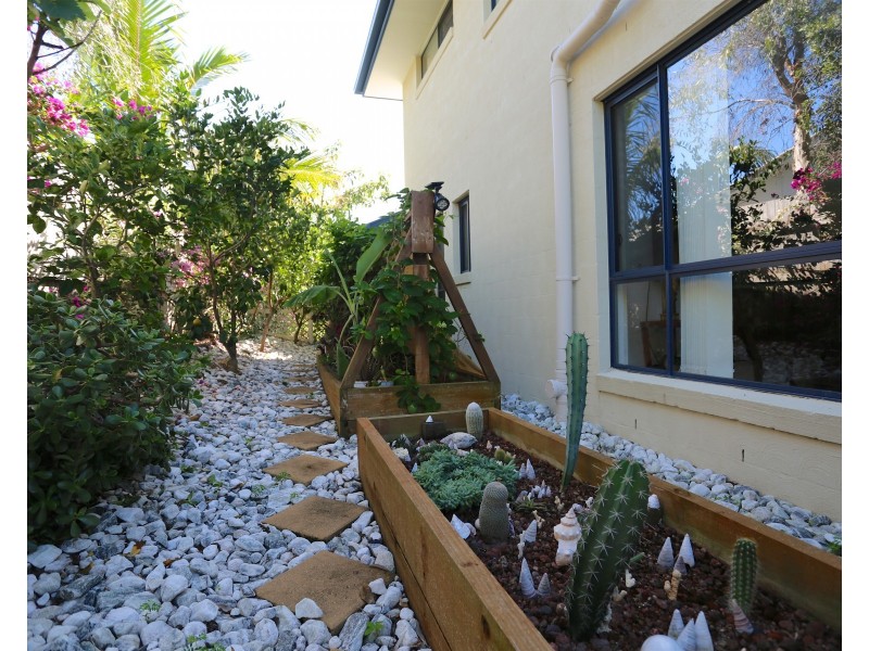 5 Cocoanut Point Drive, Zilzie QLD 4710