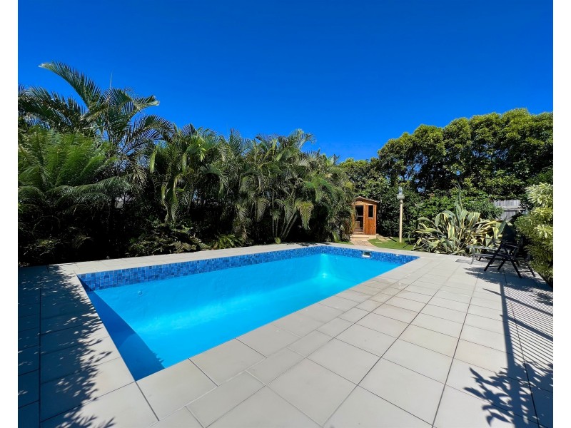 5 Cocoanut Point Drive, Zilzie QLD 4710