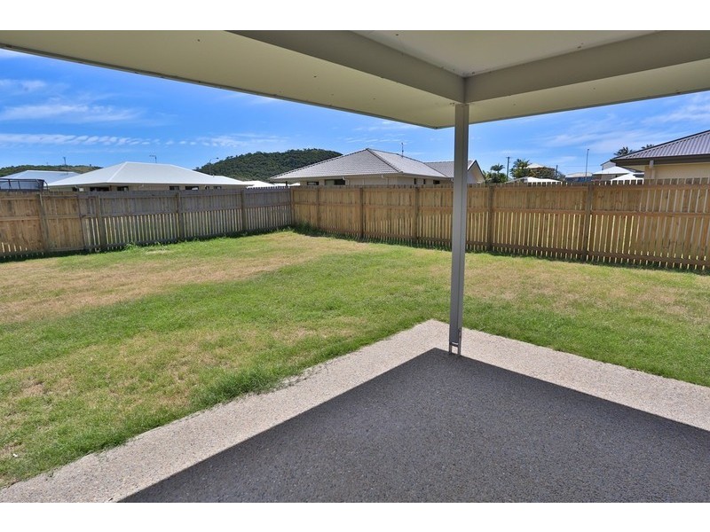 19 Beachside Circuit, Mulambin QLD 4703