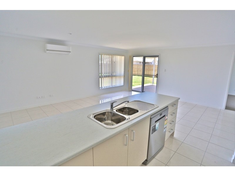 19 Beachside Circuit, Mulambin QLD 4703