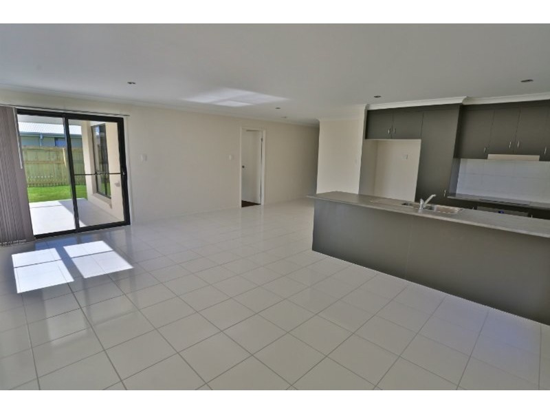 13 Beachside Circuit, Mulambin QLD 4703