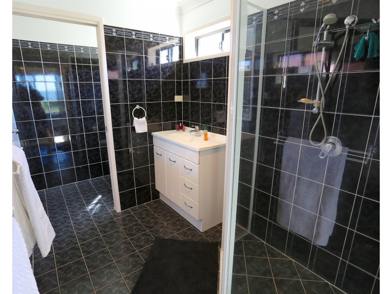912 Scenic Highway, Kinka Beach QLD 4703