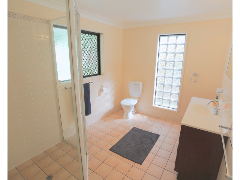 912 Scenic Highway, Kinka Beach QLD 4703