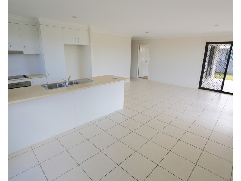 24 Falcon Crest, Zilzie QLD 4710