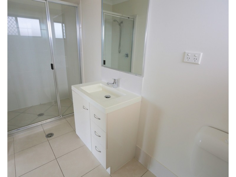 24 Falcon Crest, Zilzie QLD 4710