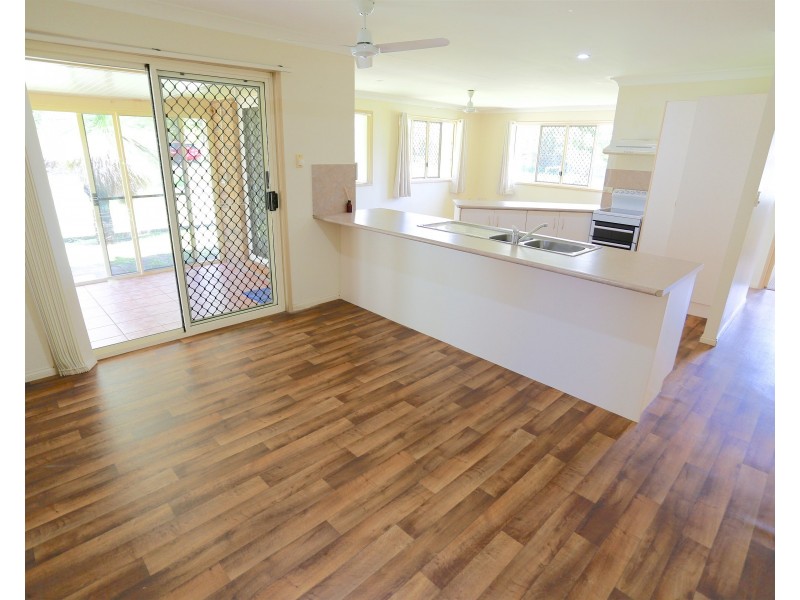 6 Hitchcock Lane, Keppel Sands QLD 4702